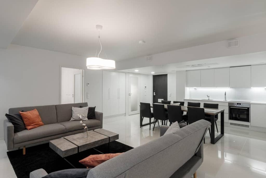 Sleek And Spacious 3 Bedroom Apartment In City Centre Helsinky Exteriér fotografie