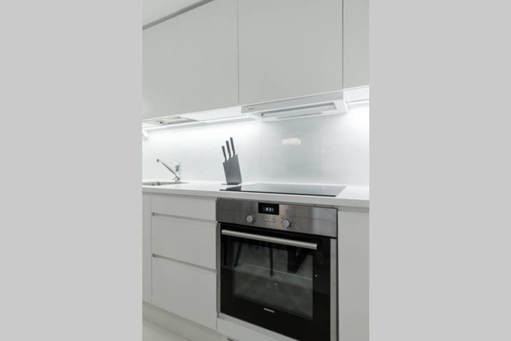 Sleek And Spacious 3 Bedroom Apartment In City Centre Helsinky Exteriér fotografie