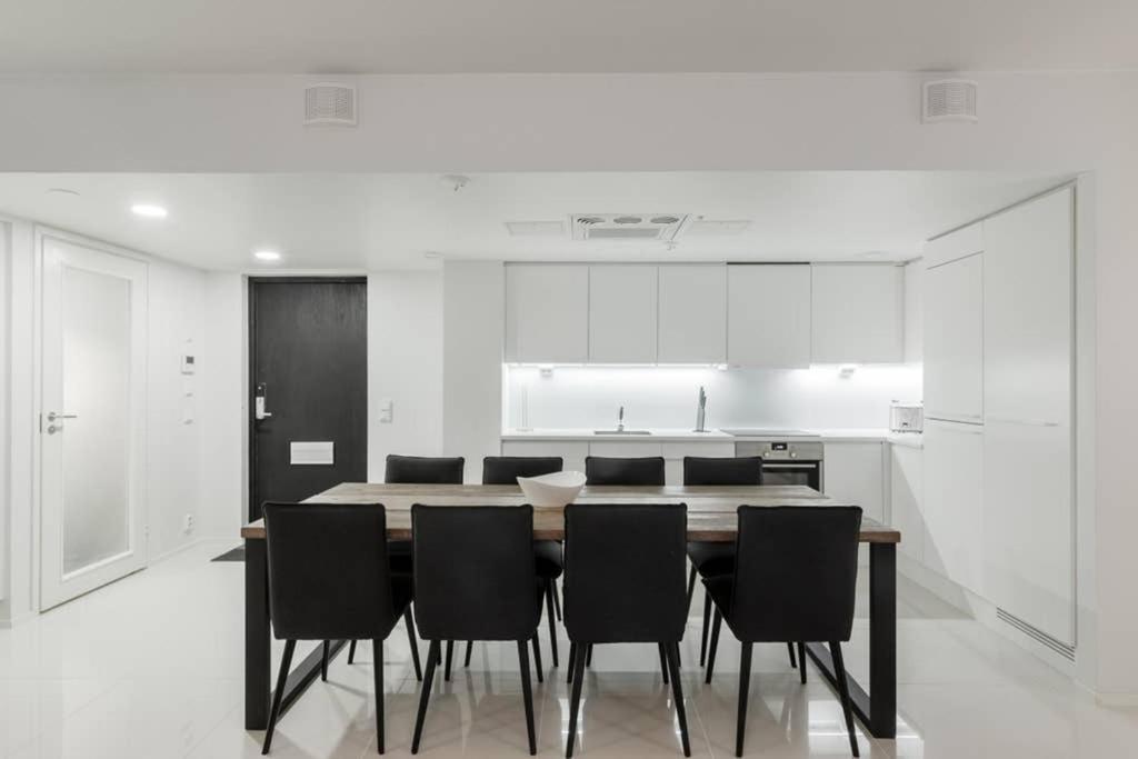 Sleek And Spacious 3 Bedroom Apartment In City Centre Helsinky Exteriér fotografie